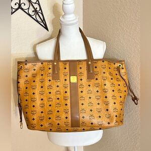 MCM REVERS-ABLE LIZ SHOPPER IN VISETOS (LARGE)